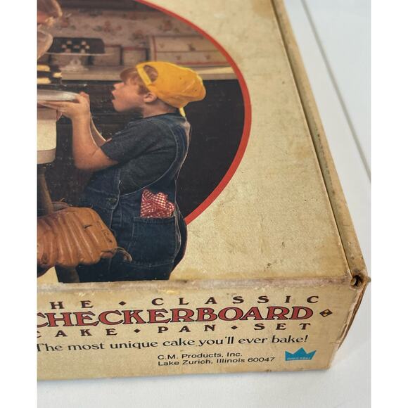 The Classic Checkerboard Cake Pan Set Chicago Metallic in Box with Guide - Picture 2 of 7